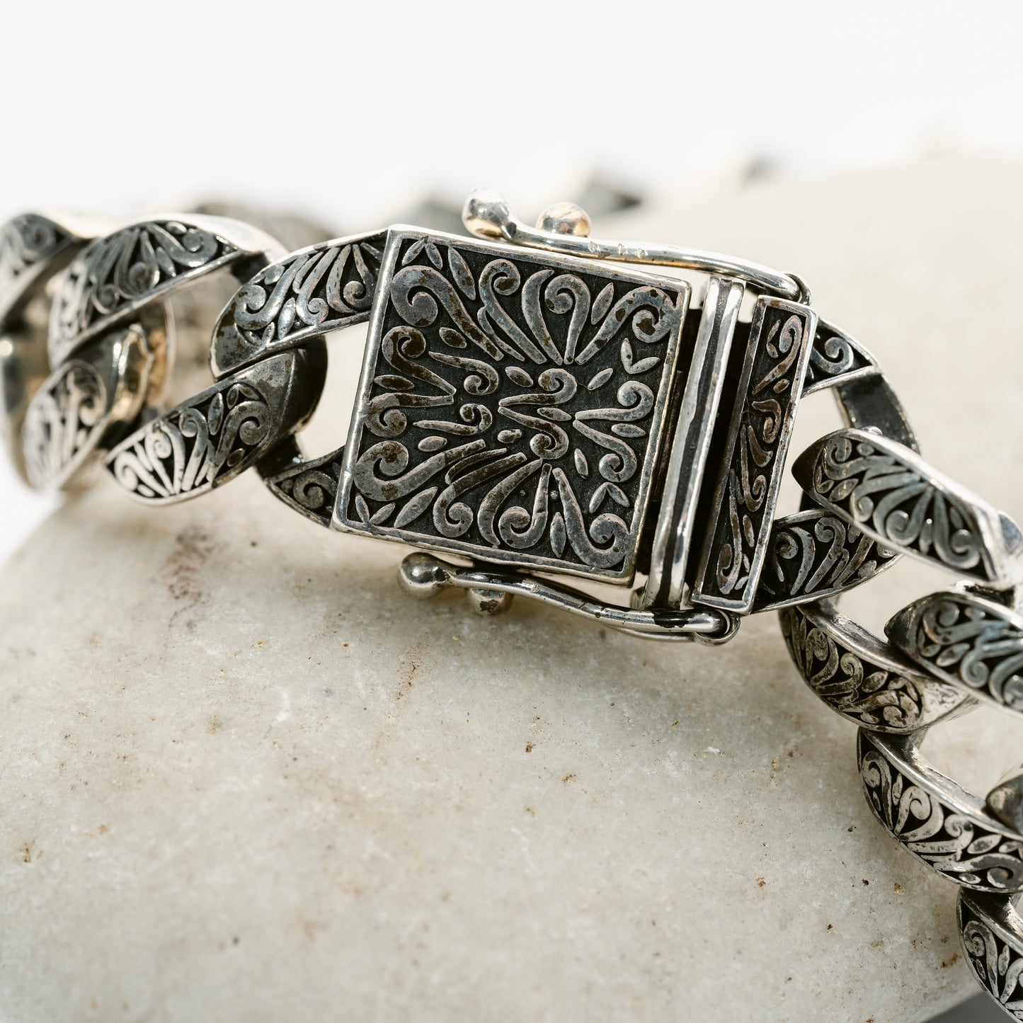 Filigree Center Stone Round Medallion Bracelets (LG)