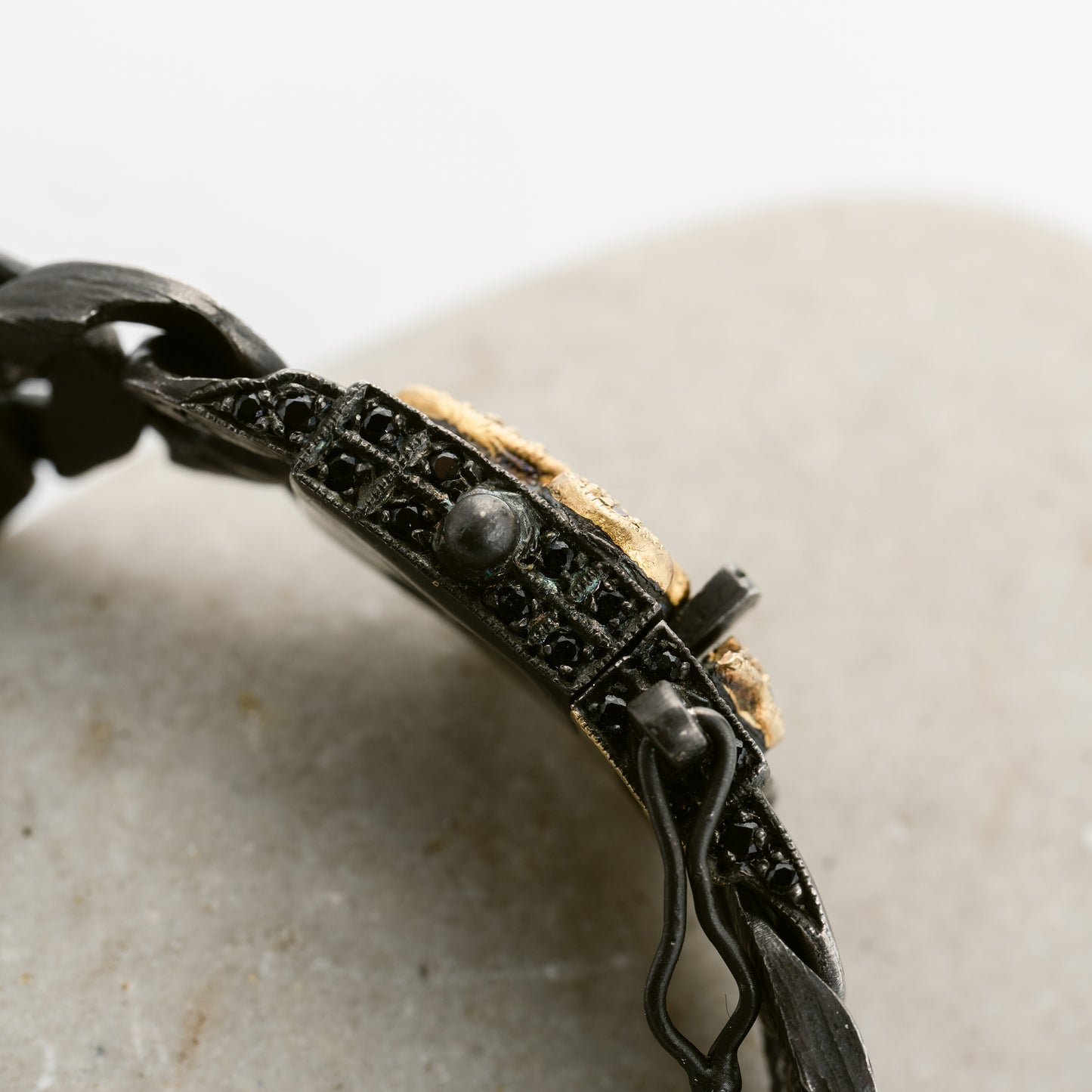 Fleur-de-Lis Chain Black and White Diamond Bracelet